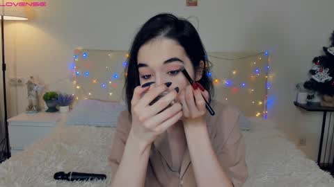 Snapshot of wine_on_lips chatting on December 29, 2024, 7:17 am Amalia and Mia online show from December 29, 2024, 7:17 am