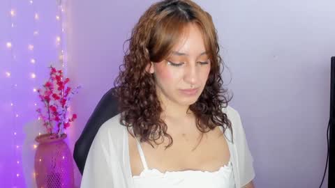 Snapshot of wini_fer chatting on December 6, 2024, 5:11 pm Wini Fer online show from December 6, 2024, 5:11 pm