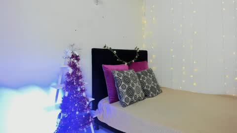 Snapshot of wini_fer chatting on December 31, 2024, 12:04 pm Wini Fer online show from December 31, 2024, 12:04 pm