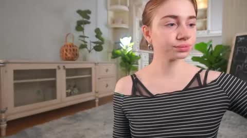 Lillian online show from June 4, 2026, 3:23 am