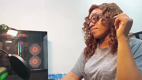 winnykiki online show from September 11, 2025, 6:41 pm