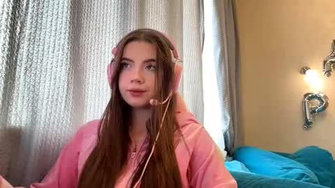 Ava online show from September 17, 2025, 2:57 am