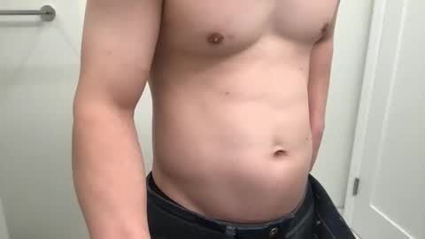 Snapshot of winsome_naked_gentleman chatting on December 14, 2024, 2:45 am WInsome online show from December 14, 2024, 2:45 am