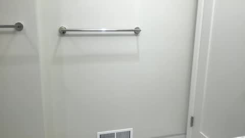 Snapshot of winsome_naked_gentleman chatting on January 4, 2025, 10:45 pm WInsome online show from January 4, 2025, 10:45 pm