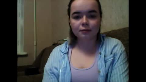 Snapshot of winter__white_rose chatting on February 13, 2025, 4:17 pm Emma  online show from February 13, 2025, 4:17 pm