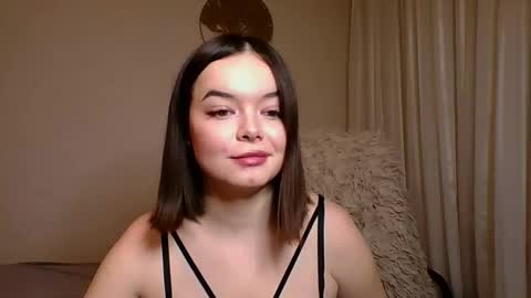 Snapshot of winter__white_rose chatting on October 23, 2025, 3:22 pm Emma  online show from October 23, 2025, 3:22 pm