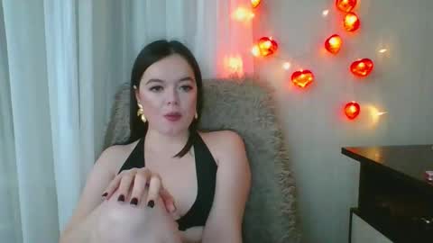 Snapshot of winter__white_rose chatting on February 13, 2026, 7:43 pm Emma online show from February 13, 2026, 7:43 pm