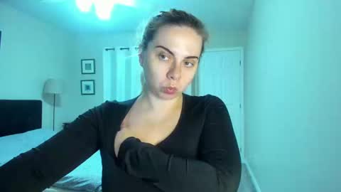 Snapshot of winter_miracle chatting on September 26, 2025, 6:17 am Winter Miracle online show from September 26, 2025, 6:17 am