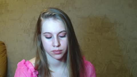 wira_witch online show from February 9, 2025, 4:40 pm