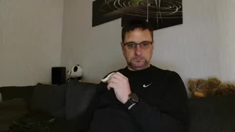 Dirty online show from November 4, 2025, 8:19 pm