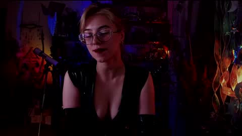 Snapshot of witch_fiona chatting on December 4, 2024, 8:18 pm Goddess of two strapons  - Mr. long Don Mr. Pinky online show from December 4, 2024, 8:18 pm