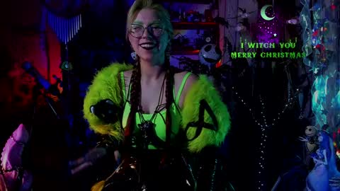 Snapshot of witch_fiona chatting on December 22, 2024, 8:14 pm Goddess of two strapons  - Mr. long Don Mr. Pinky online show from December 22, 2024, 8:14 pm