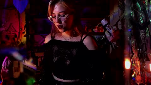 Snapshot of witch_fiona chatting on January 30, 2025, 8:10 pm Goddess of two strapons  - Mr. long Don Mr. Pinky online show from January 30, 2025, 8:10 pm