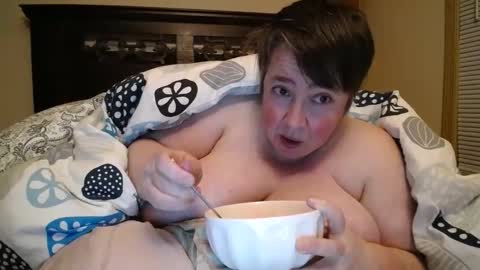 Annie online show from February 4, 2026, 7:36 am