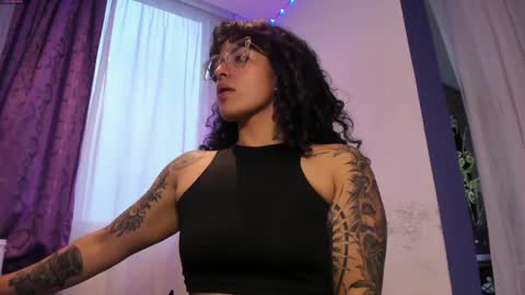     Luna Violeta  A r t i s t  online show from December 27, 2024, 10:48 pm