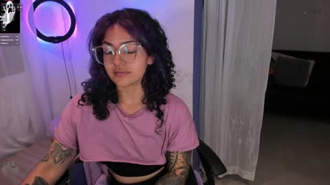     Luna Violeta  A r t i s t  online show from January 24, 2025, 1:13 am