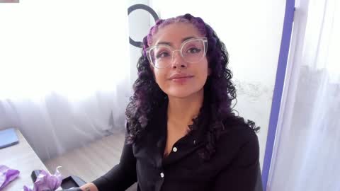     Luna Violeta  A r t i s t  online show from February 2, 2025, 8:41 pm