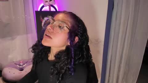     Luna Violeta  A r t i s t  online show from February 13, 2025, 11:58 pm