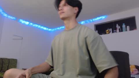 Snapshot of with_ken chatting on February 14, 2025, 2:39 am Ken online show from February 14, 2025, 2:39 am