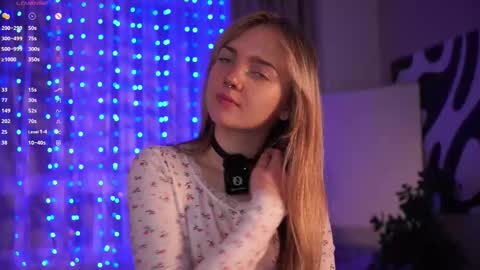 Hollis online show from December 19, 2025, 9:33 pm