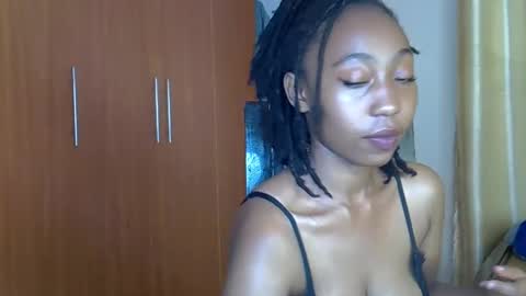 Snapshot of wizzia_khalifa chatting on February 10, 2025, 3:35 am girlie o online show from February 10, 2025, 3:35 am