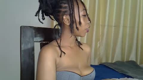 Snapshot of wizzia_khalifa chatting on March 11, 2025, 11:55 am girlie o online show from March 11, 2025, 11:55 am