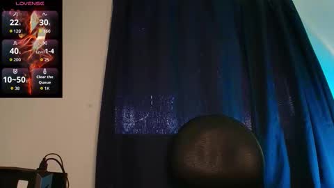  W O L F  online show from October 18, 2025, 12:06 pm