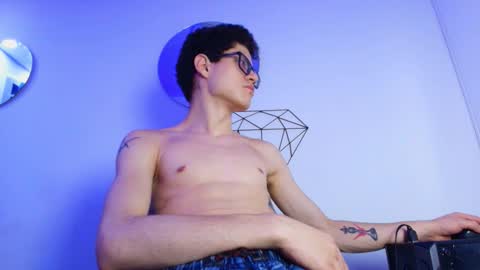  W O L F  online show from November 20, 2025, 11:43 am