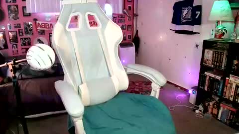 Wolfie online show from June 19, 2026, 9:51 pm