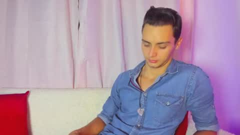 Snapshot of wolfkyng chatting on July 27, 2026, 11:39 am Andrew online show from July 27, 2026, 11:39 am