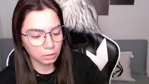 Alex online show from October 13, 2025, 2:22 am