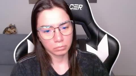 Snapshot of wolfs_daughter chatting on June 26, 2026, 12:48 am Alex online show from June 26, 2026, 12:48 am