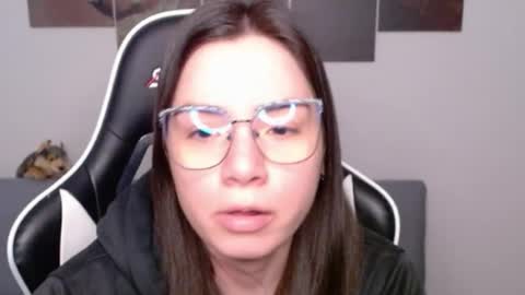 Snapshot of wolfs_daughter chatting on July 1, 2026, 2:13 am Alex online show from July 1, 2026, 2:13 am