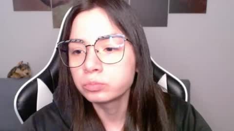 Snapshot of wolfs_daughter chatting on July 2, 2026, 2:22 am Alex online show from July 2, 2026, 2:22 am