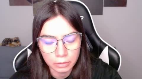 Snapshot of wolfs_daughter chatting on July 21, 2026, 2:03 am Alex online show from July 21, 2026, 2:03 am