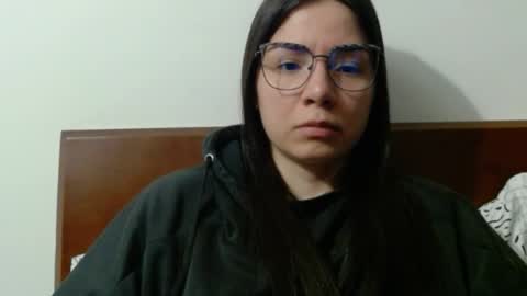 Snapshot of wolfs_daughter chatting on July 27, 2026, 2:29 am Alex online show from July 27, 2026, 2:29 am