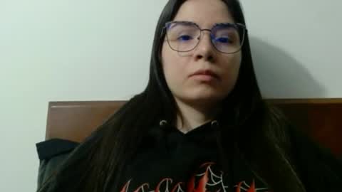 Snapshot of wolfs_daughter chatting on August 2, 2026, 1:26 am Alex online show from August 2, 2026, 1:26 am