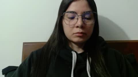 Snapshot of wolfs_daughter chatting on August 6, 2026, 3:08 am Alex online show from August 6, 2026, 3:08 am