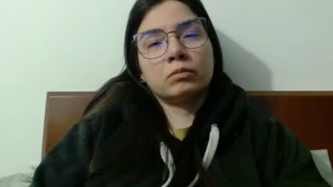 Snapshot of wolfs_daughter chatting on August 9, 2026, 3:23 am Alex online show from August 9, 2026, 3:23 am