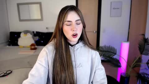   online show from December 4, 2024, 2:42 am