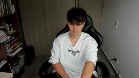 wolker_allan online show from February 18, 2026, 1:51 pm