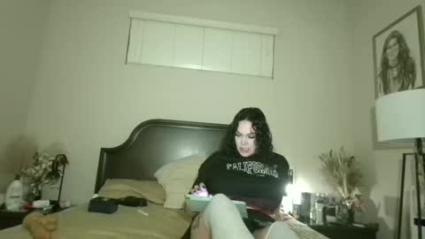 Snapshot of wolverican1984 chatting on September 13, 2025, 5:29 am Queen BabyGurl online show from September 13, 2025, 5:29 am