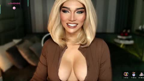 Julia online show from December 1, 2025, 12:26 am