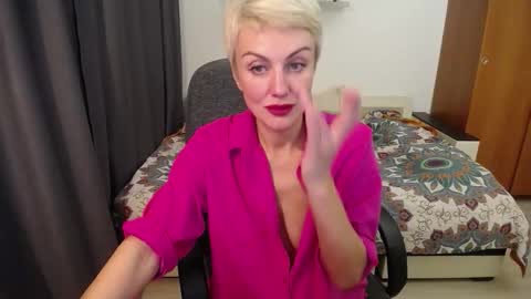 Snapshot of women_pleasures chatting on September 18, 2025, 9:06 pm women_pleasures online show from September 18, 2025, 9:06 pm