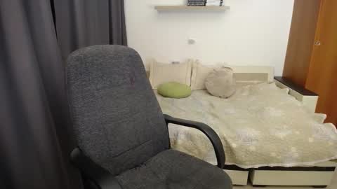 Snapshot of women_pleasures chatting on October 12, 2025, 7:35 pm women_pleasures online show from October 12, 2025, 7:35 pm