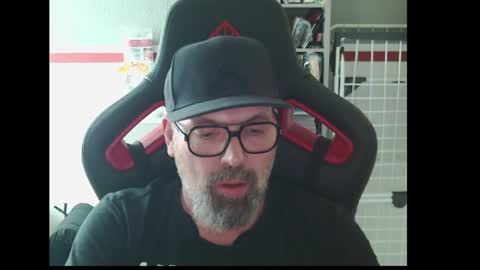 Snapshot of womenizzeer chatting on June 15, 2026, 3:36 pm Adam online show from June 15, 2026, 3:36 pm