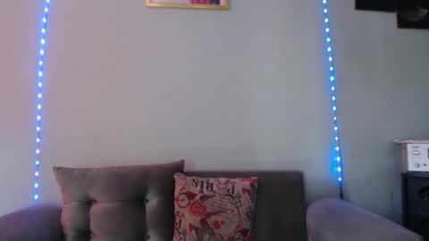 SHENIEL RODRIGUEZ online show from January 14, 2026, 7:52 pm