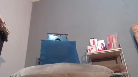 SHENIEL RODRIGUEZ online show from May 1, 2026, 4:39 am