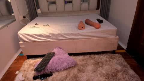 wonderkloe_ online show from April 30, 2026, 9:19 pm