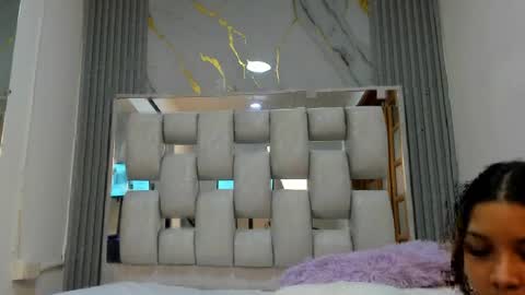 wonderkloe_ online show from May 3, 2026, 7:31 pm